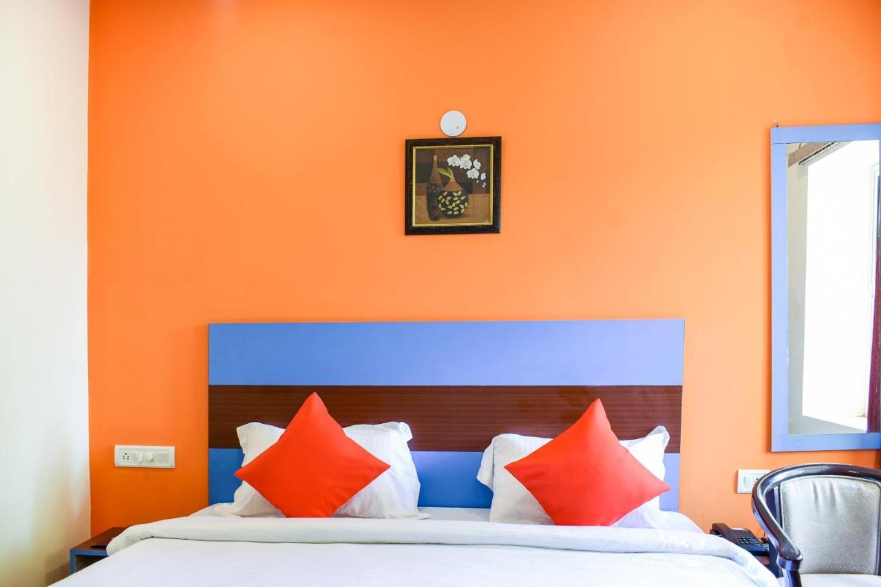 Capital O 67249 Hotel Planet Бхубанешвара Экстерьер фото